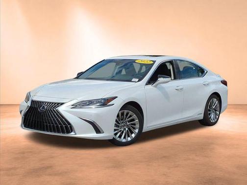 Eminent White Pearl 2022 Lexus ES 300h Ultra Luxury