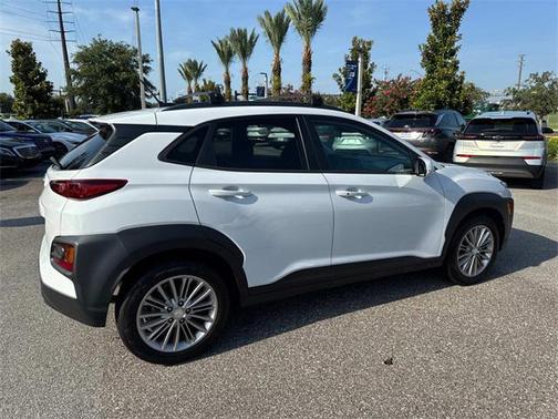 2021 Hyundai KONA SEL