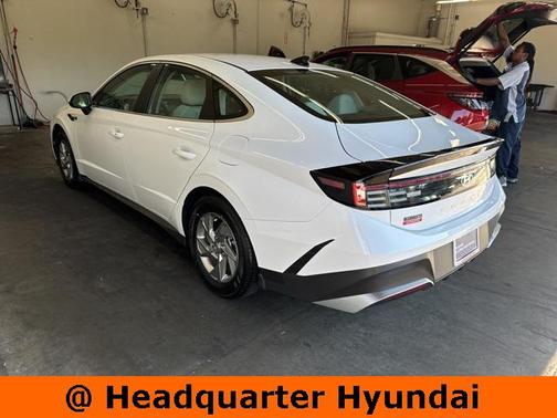 2025 Hyundai SONATA SE