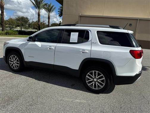 2017 GMC Acadia SLE-2