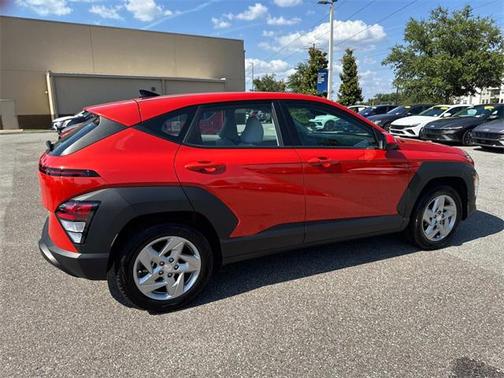 2025 Hyundai KONA SE