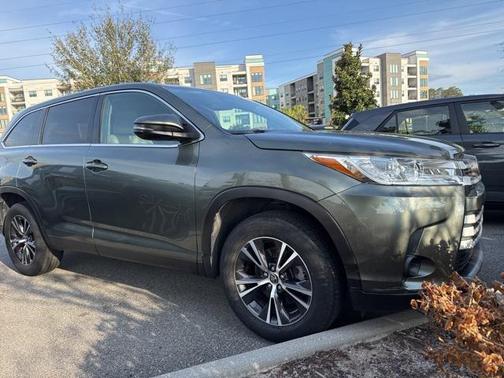 2019 Toyota Highlander LE I4