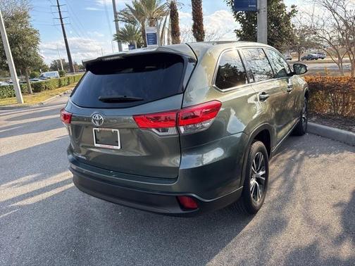 2019 Toyota Highlander LE I4