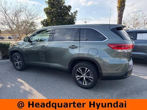 2019 Toyota Highlander LE I4