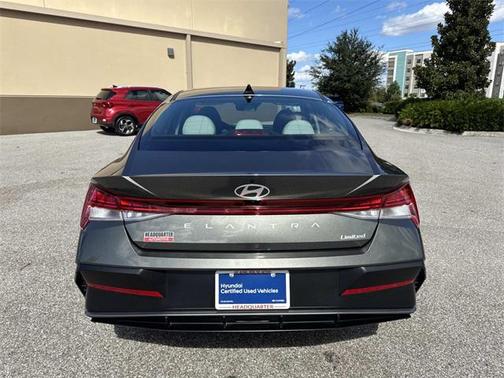 2025 Hyundai ELANTRA Limited