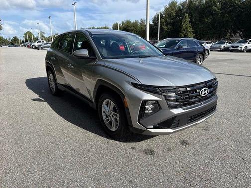 Shimmering Silver 2026 Hyundai TUCSON SE