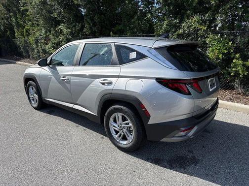 Shimmering Silver 2026 Hyundai TUCSON SE