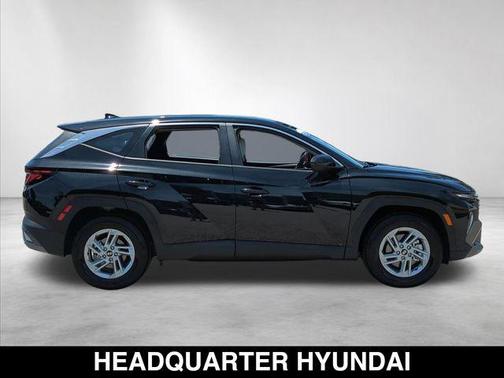 Phantom Black 2026 Hyundai TUCSON SE