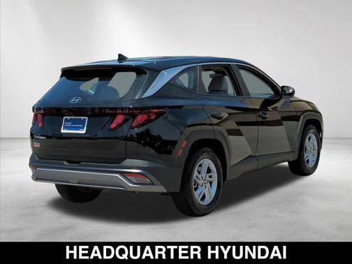 Phantom Black 2026 Hyundai TUCSON SE