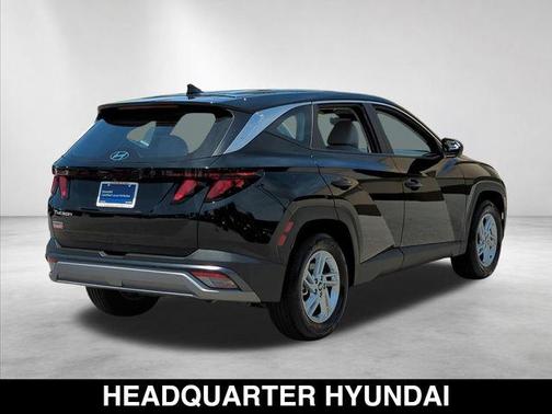 Phantom Black 2026 Hyundai TUCSON SE