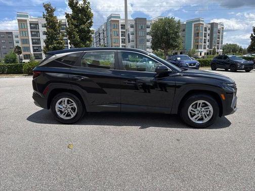 Phantom Black 2026 Hyundai TUCSON SE