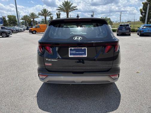 Phantom Black 2026 Hyundai TUCSON SE