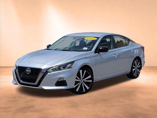 Brilliant Silver Metallic 2021 Nissan Altima SR FWD