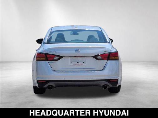Brilliant Silver Metallic 2021 Nissan Altima SR FWD