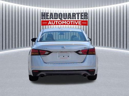 Brilliant Silver Metallic 2021 Nissan Altima SR FWD