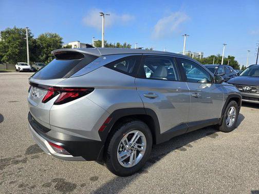 2025 Hyundai TUCSON SE