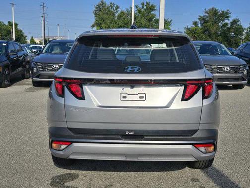 2025 Hyundai TUCSON SE