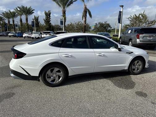 2025 Hyundai SONATA SE