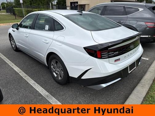 2025 Hyundai SONATA SE