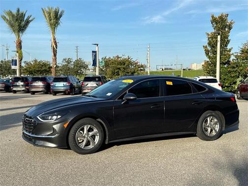 2022 Hyundai SONATA SE
