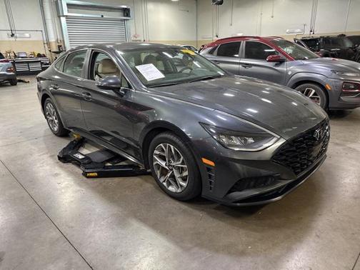 2022 Hyundai SONATA SEL
