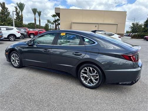 2022 Hyundai SONATA SEL