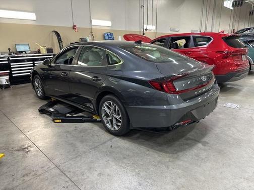 2022 Hyundai SONATA SEL