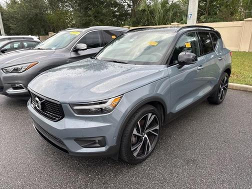 2021 Volvo XC40 T5 R-Design