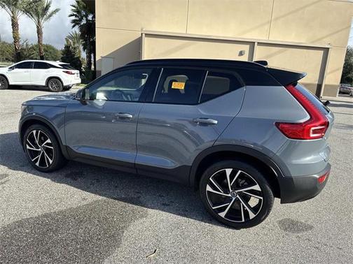 2021 Volvo XC40 T5 R-Design