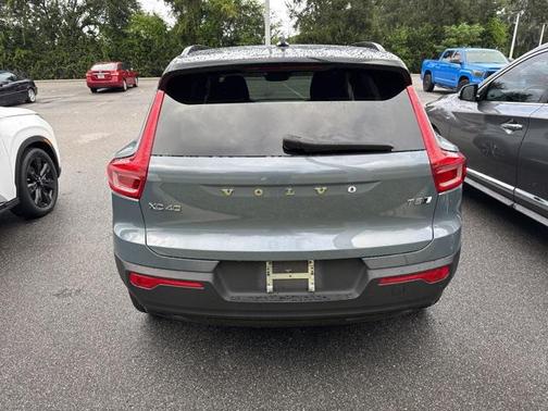 2021 Volvo XC40 T5 R-Design