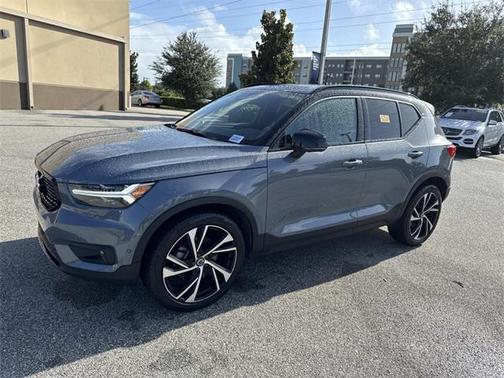 2021 Volvo XC40 T5 R-Design