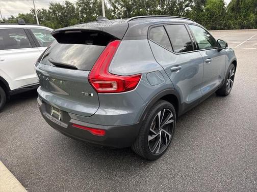 2021 Volvo XC40 T5 R-Design