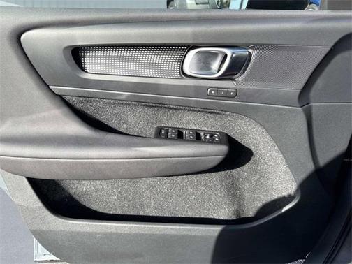 2021 Volvo XC40 T5 R-Design