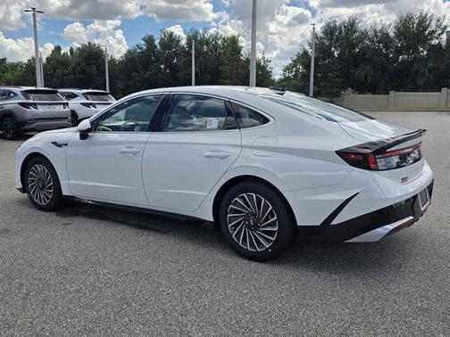 2025 Hyundai SONATA Hybrid SE