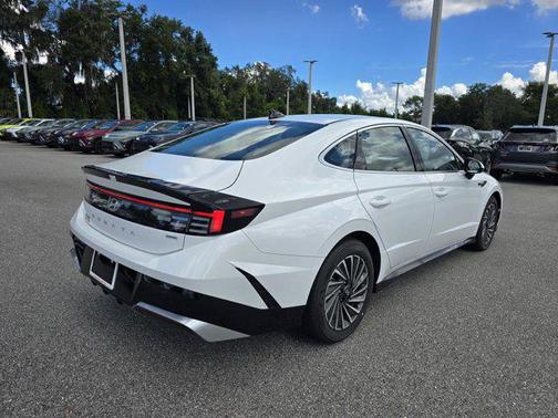 2025 Hyundai SONATA Hybrid SE
