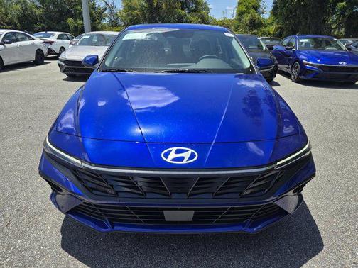 2025 Hyundai ELANTRA SEL