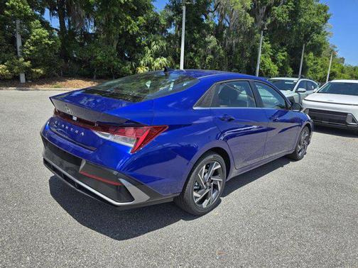 2025 Hyundai ELANTRA SEL