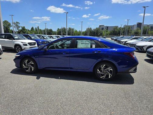 2025 Hyundai ELANTRA SEL