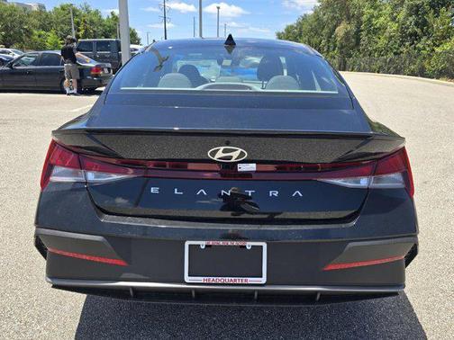 2025 Hyundai ELANTRA Sport