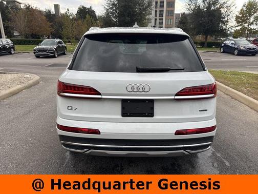 2024 Audi Q7 45 Premium Plus