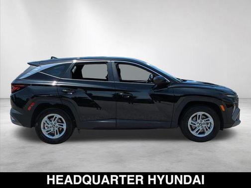 Phantom Black 2026 Hyundai TUCSON SE