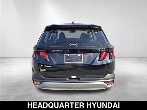 Phantom Black 2026 Hyundai TUCSON SE