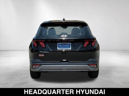Phantom Black 2026 Hyundai TUCSON SE
