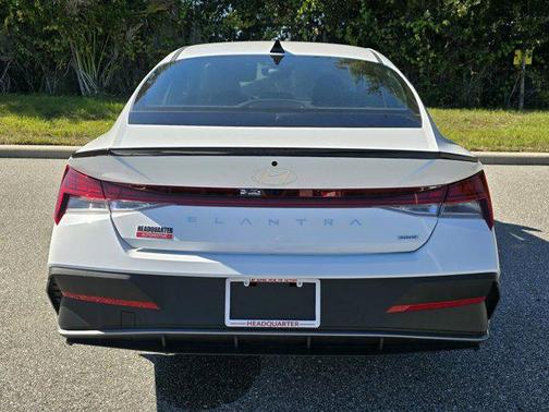 2025 Hyundai ELANTRA HEV SEL Sport