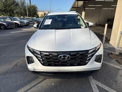 2023 Hyundai TUCSON SE