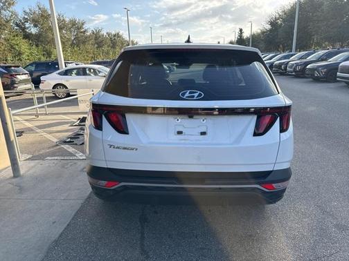 2023 Hyundai TUCSON SE