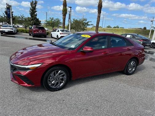 2024 Hyundai ELANTRA SEL