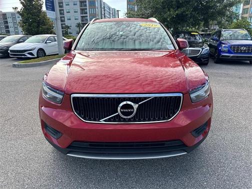 2019 Volvo XC40 T5 Momentum