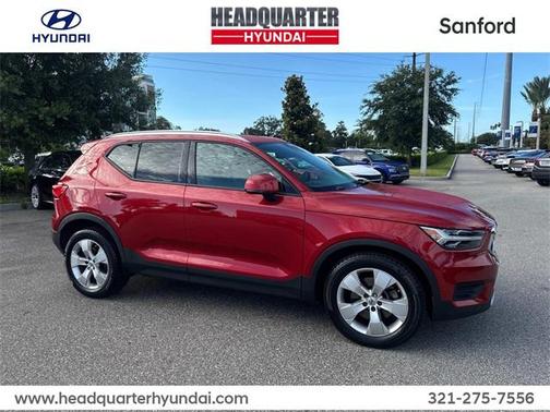 2019 Volvo XC40 T5 Momentum