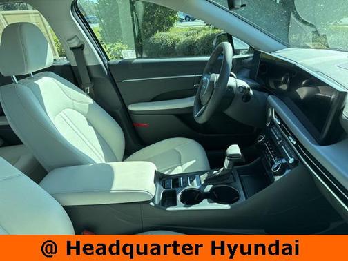 2025 Hyundai SONATA SE